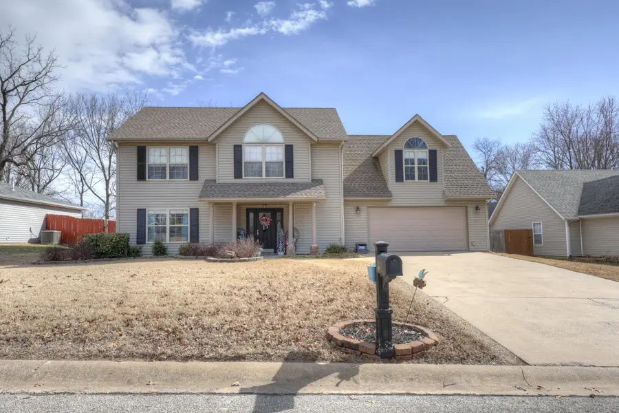 911 N Lincoln Street, Carterville, MO 64835 - #2