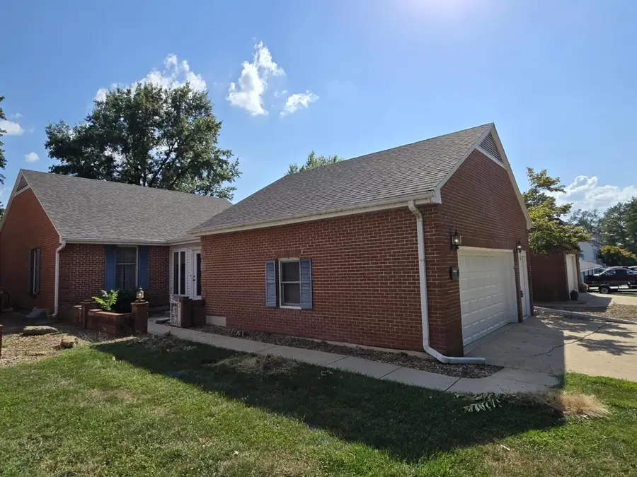 1006 E Palmer Place, Clinton, MO 64735 - #2