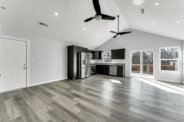 6005 Glenwood Drive, Merriam Woods, MO 65740