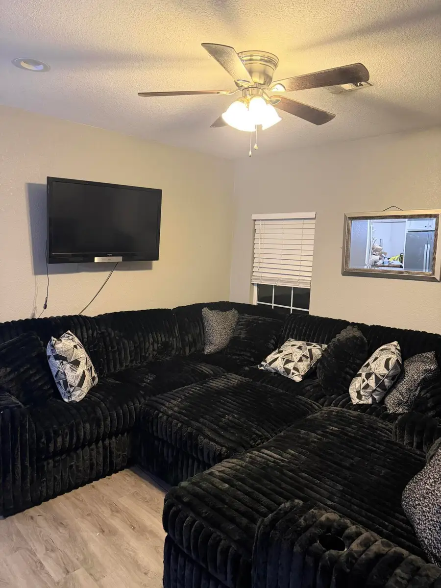 327 W Sherman Street, Neosho, MO 64850 - #3