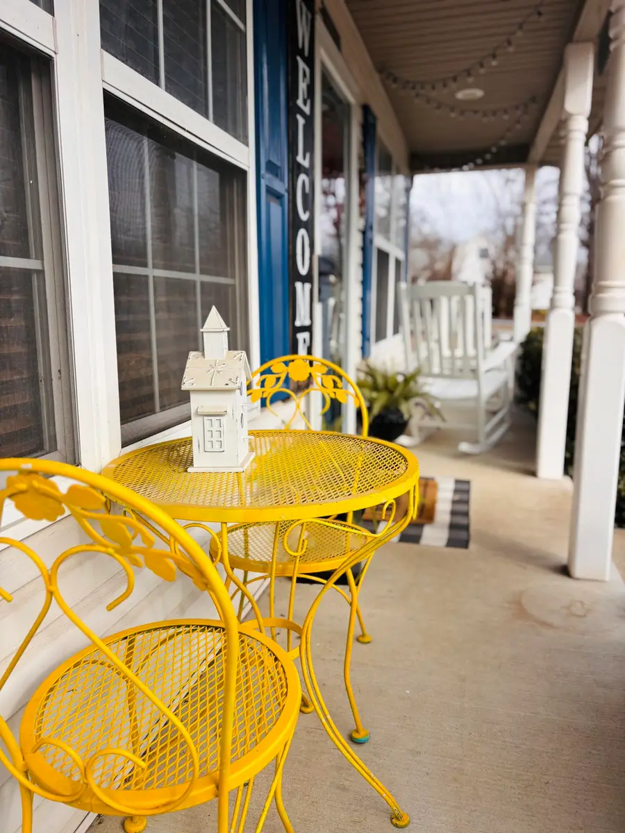 202 S Oak Avenue, Joplin, MO 64801 - #2