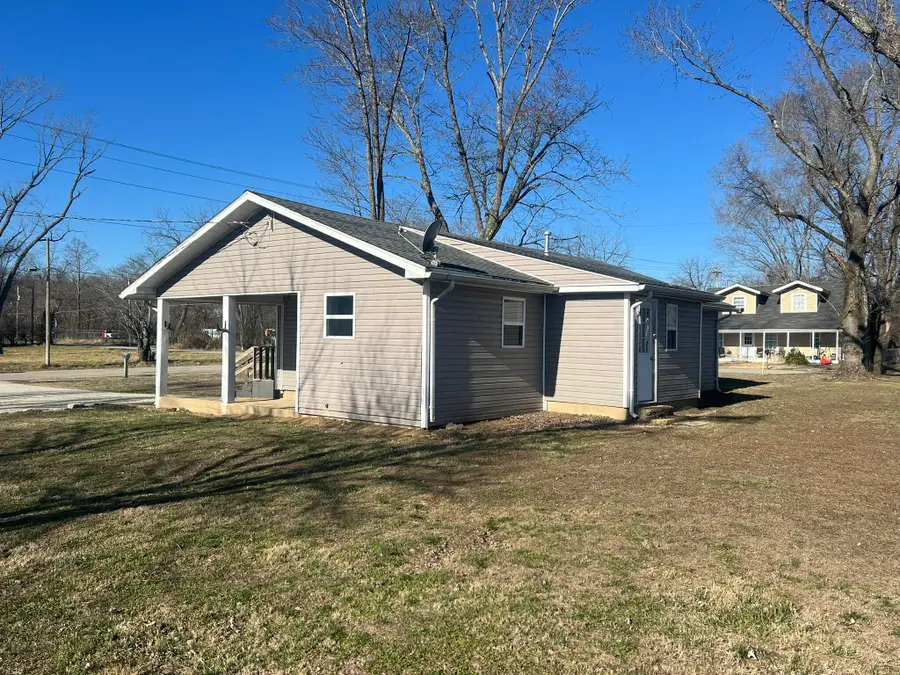 103 E Valley Street, Willow Springs, MO 65793 - #3