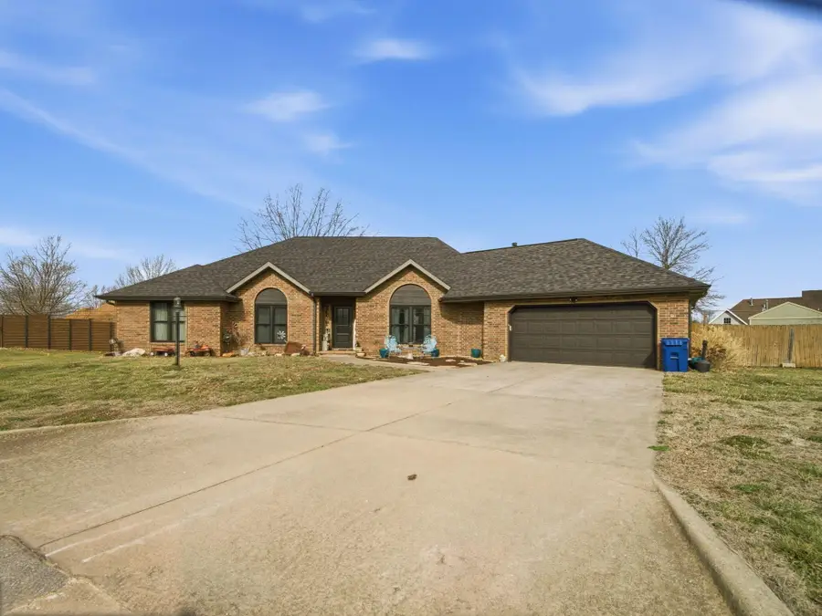 3983 N Courtney Circle, Springfield, MO 65803 - #3