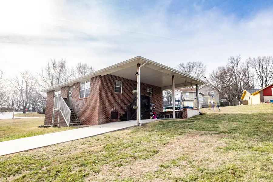 1505 S 12th Avenue, Ozark, MO 65721 - #2