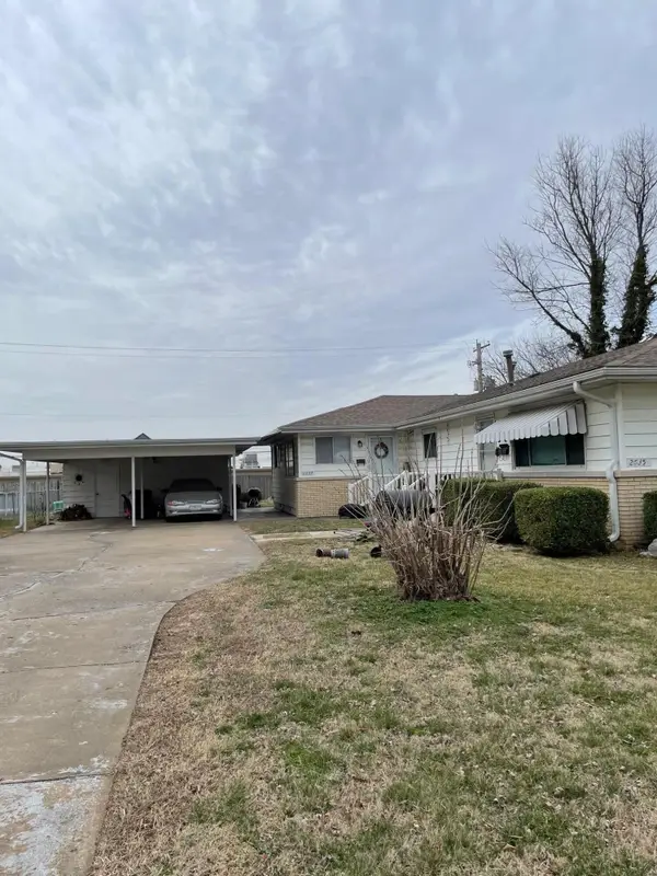 2635 S Stewart Avenue, Springfield, MO 65804