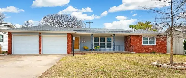 1942 S Luster Avenue, Springfield, MO 65804