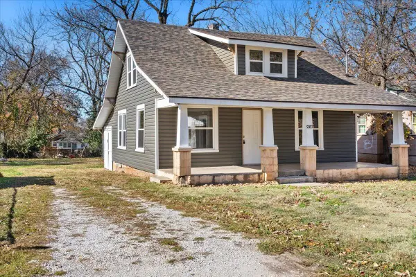 2327 N Lexington Avenue, Springfield, MO 65803