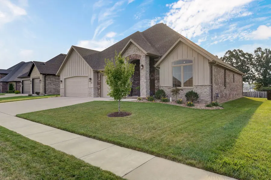 856 E Edenmore Circle, Nixa, MO 65714 - #2