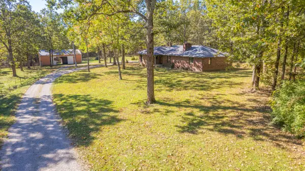 800 A Country Trails Road, Conway, MO 65632