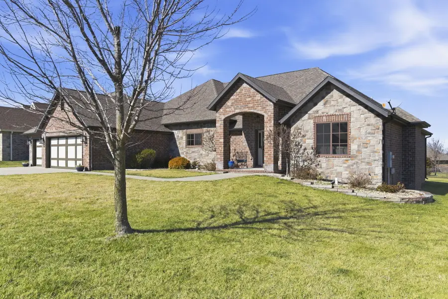 907 W Lorenza Drive, Nixa, MO 65714 - #3