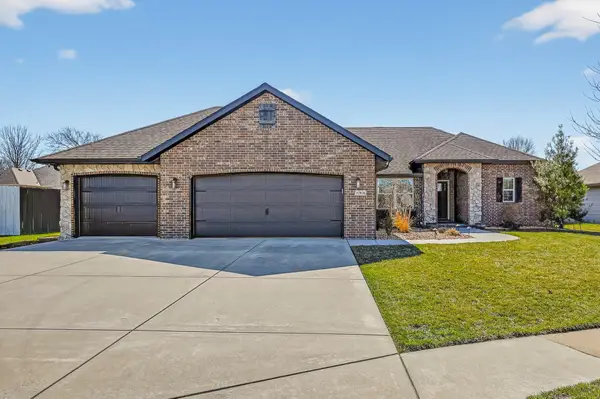 386 E Lombardy Drive, Republic, MO 65738