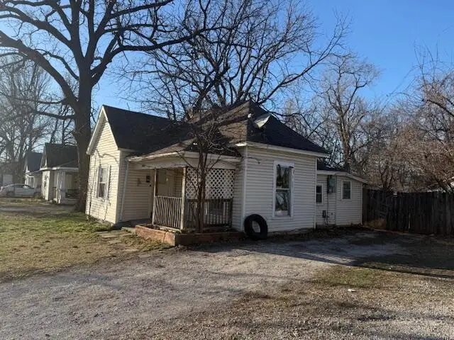 1621 W Chestnut Street, Springfield, MO 65802 - #2