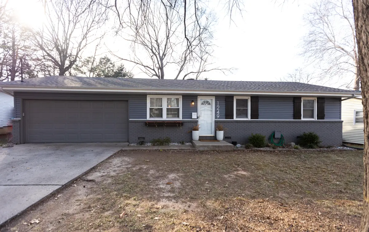 1249 S Belcrest Avenue, Springfield, MO 65804 - #1