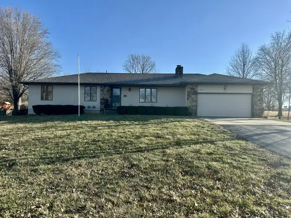 1206 Smith Avenue, Marshfield, MO 65706