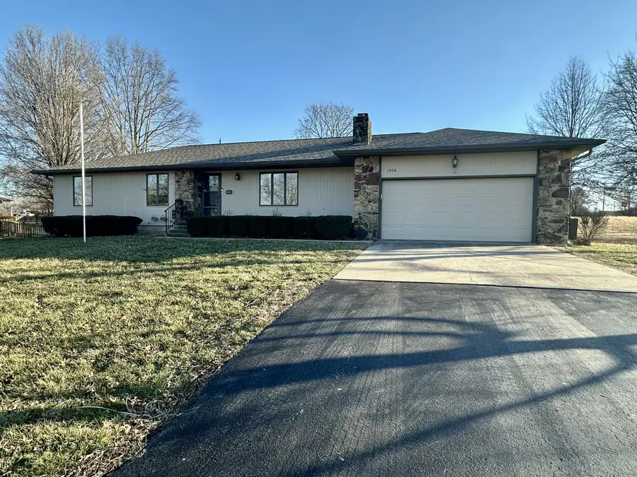 1206 Smith Avenue, Marshfield, MO 65706 - #2