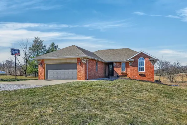 422 Fieldstone Road, Clever, MO 65631