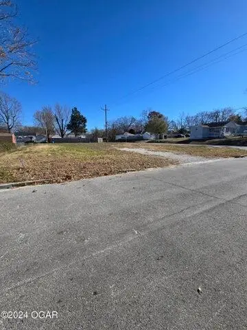 2009 E 4th Street, Joplin, MO 64801 - #1