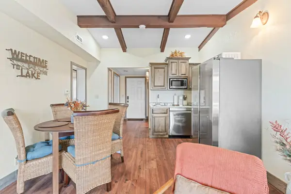 70 Kimberling Crossing Dr #209, Kimberling City, MO 65686