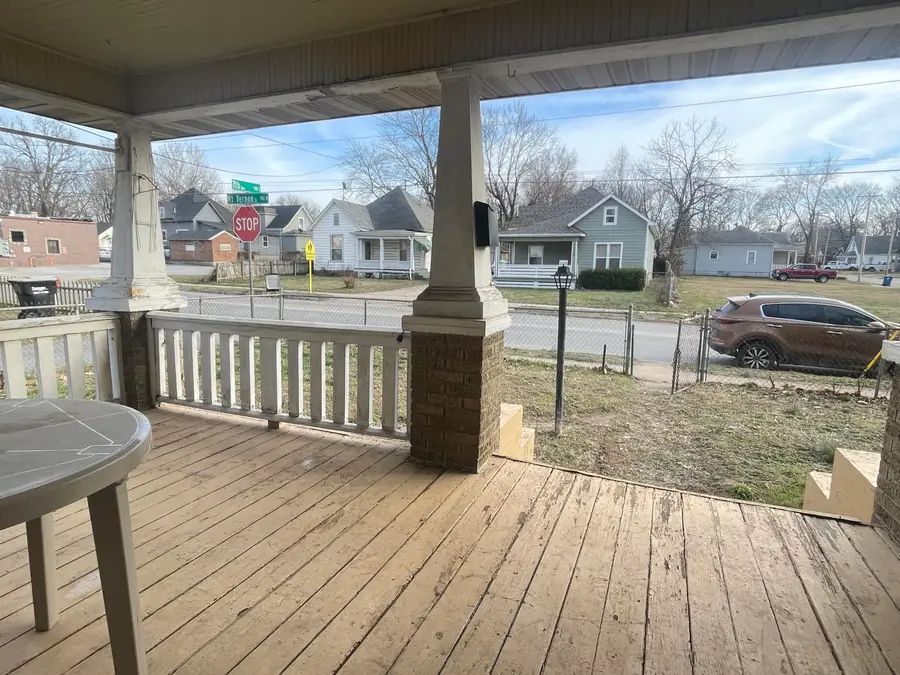 723 W Mount Vernon Street, Springfield, MO 65806 - #3