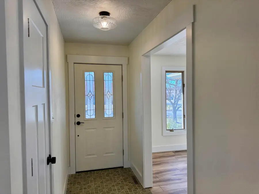 3158 S Roanoke Avenue, Springfield, MO 65807 - #3