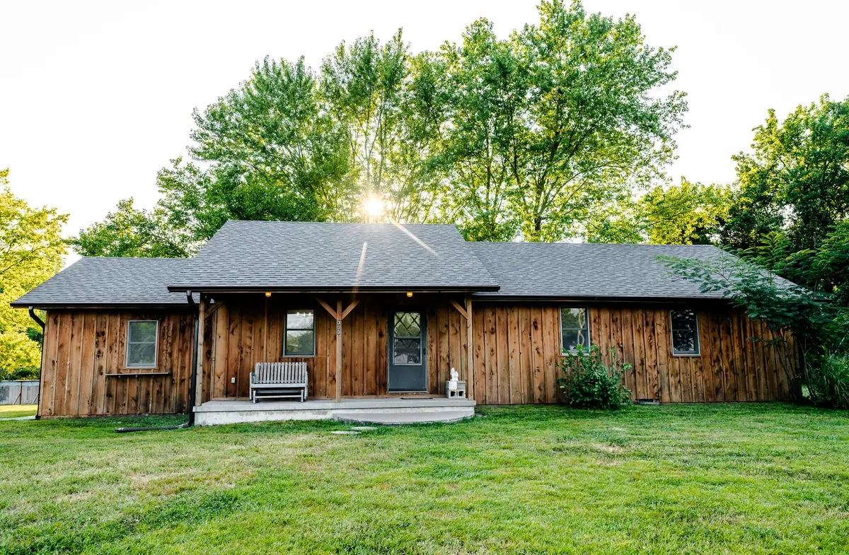 303 N Hudson Avenue, Aurora, MO 65605 - #1