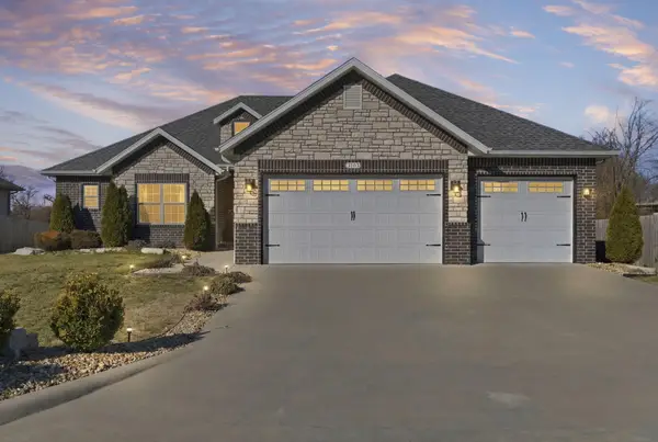 3133 N Dickerson Avenue, Springfield, MO 65803