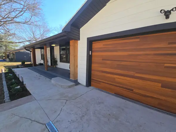 3216 W Ellison Drive, Springfield, MO 65810