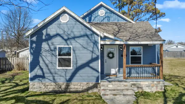 1121 E Thoman Street, Springfield, MO 65803