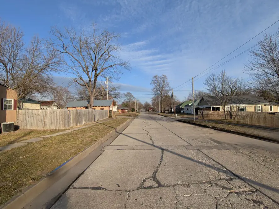 801 N Central Avenue, Monett, MO 65708 - #3
