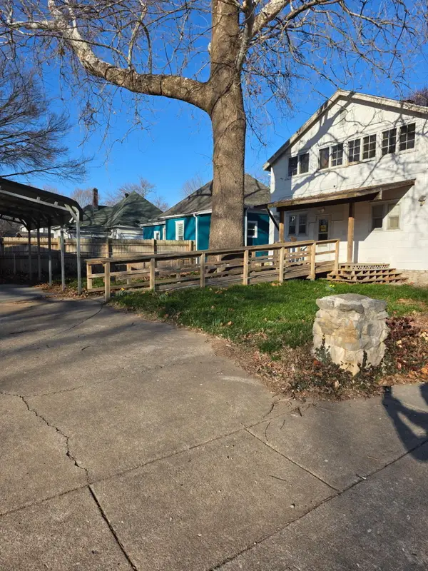 855 S Broadway Avenue, Springfield, MO 65806