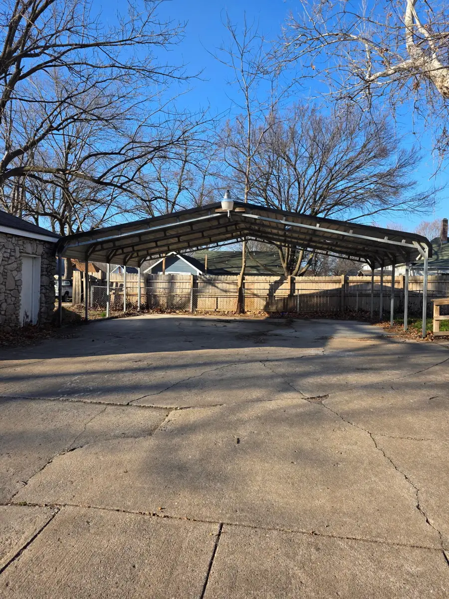 855 S Broadway Avenue, Springfield, MO 65806 - #3