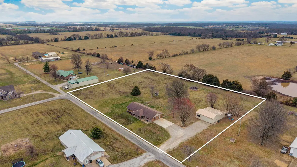 1055 Kelsey Drive, Mount Vernon, MO 65712 - #1