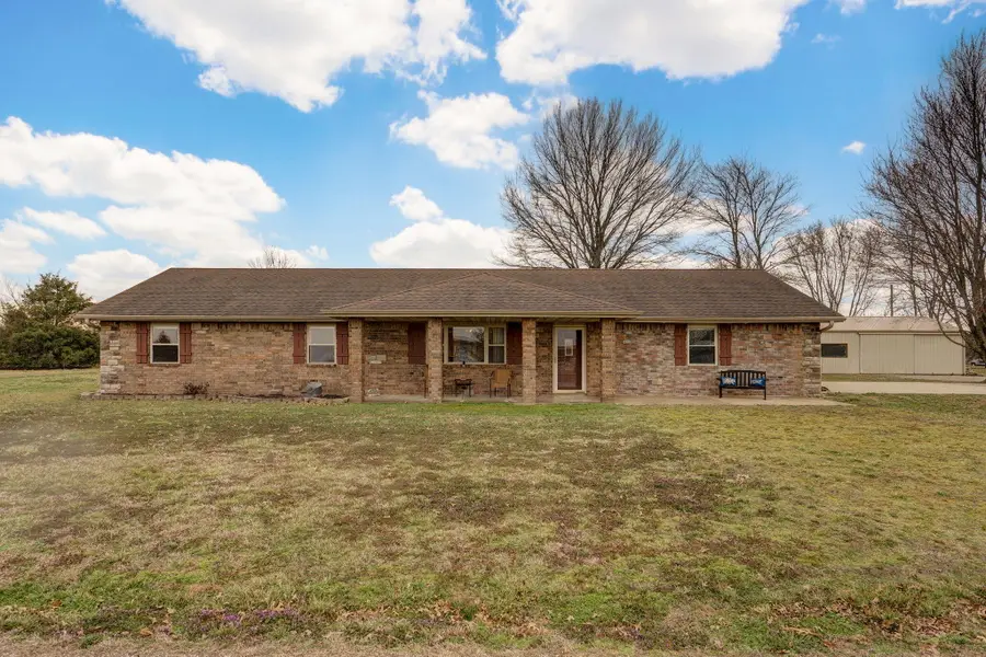 1055 Kelsey Drive, Mount Vernon, MO 65712 - #2