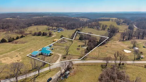 1774 Falcon Drive, Galena, MO 65656