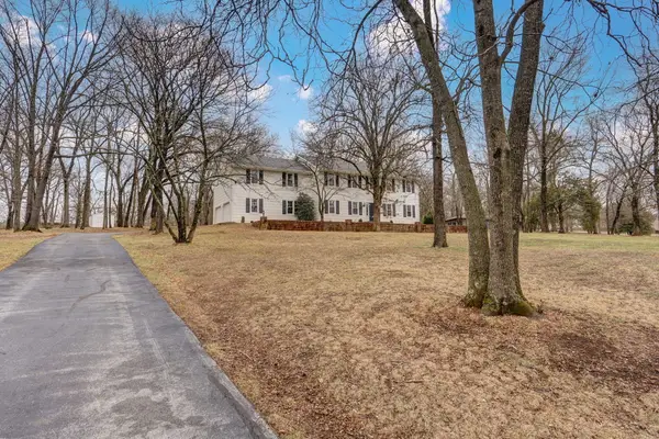 5662 S Southwood Road, Springfield, MO 65804