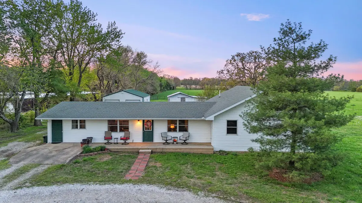 9125 Farm Road 2140, Cassville, MO 65625 - #1