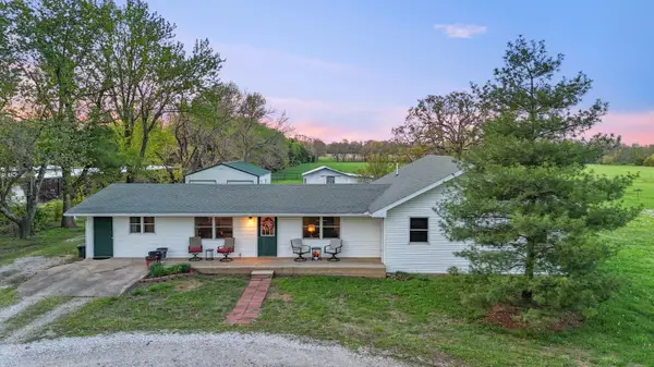 9125 Farm Road 2140, Cassville, MO 65625