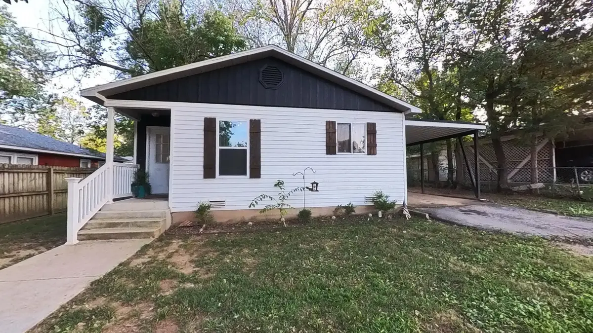 1052 6th Street, West Plains, MO 65775 - #1