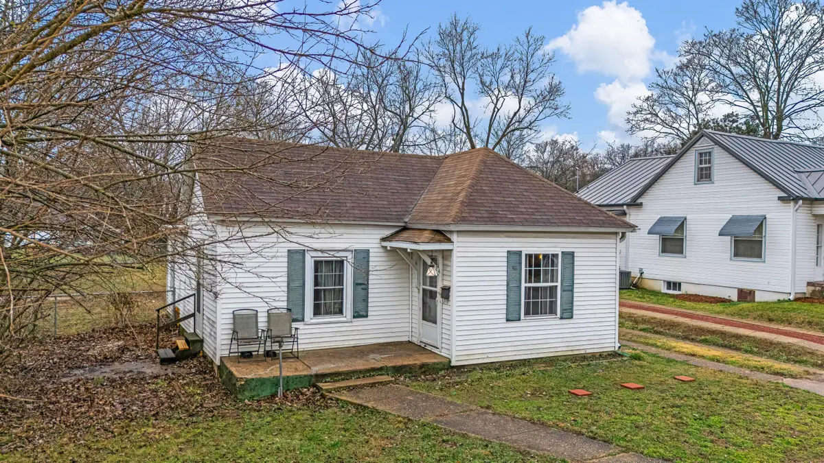 824 W Leyda Street, West Plains, MO 65775 - #1