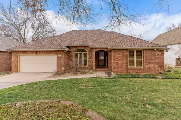 4890 S Wellington Drive, Springfield, MO 65810