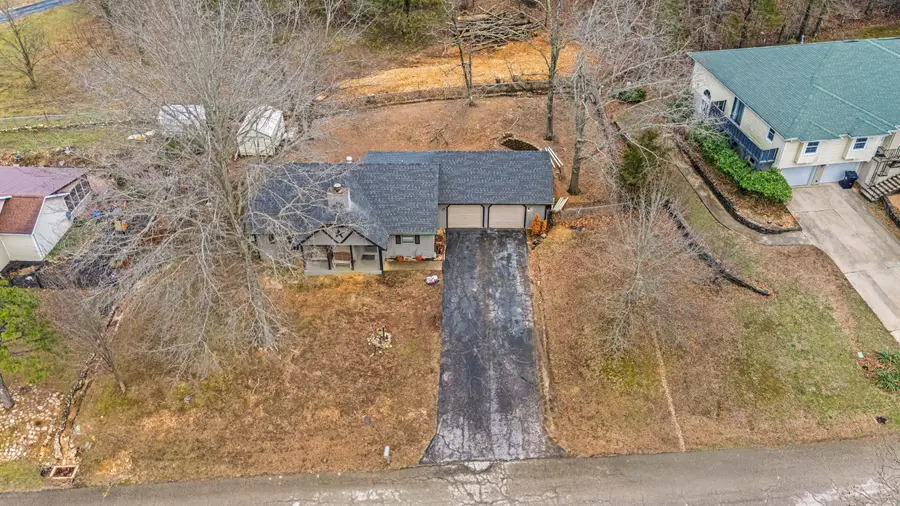 704 E Pamela Drive, West Plains, MO 65775 - #3