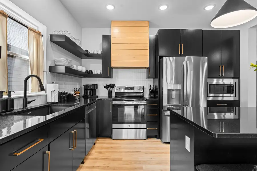 355 Poolside Pass #12, Hollister, MO 65672 - #3