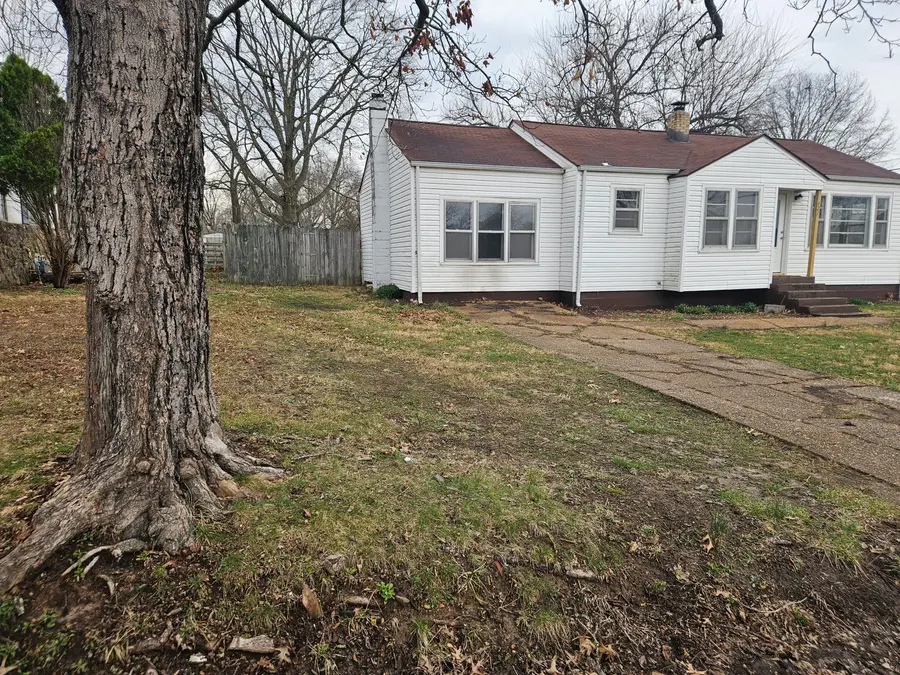 427 N Mcmillan Avenue, Mountain Grove, MO 65711 - #3