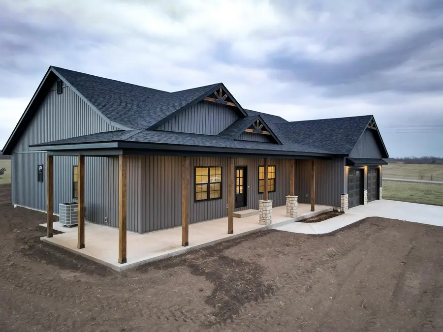 4441 S 82nd Road, Bolivar, MO 65613 - #3