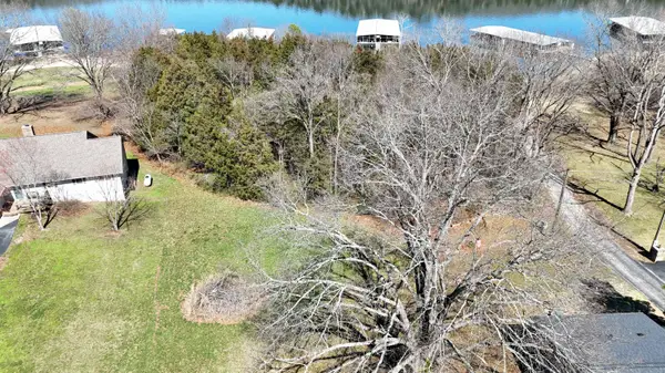 000 Shoreline Drive, Shell Knob, MO 65747