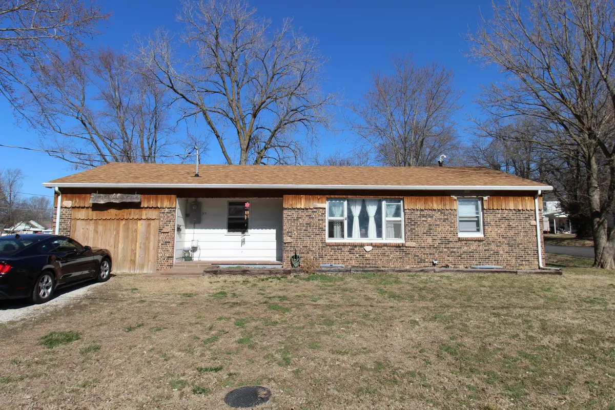 319 E Freeman Street, Bolivar, MO 65613 - #1