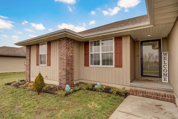 201 N Lake Avenue, Clever, MO 65631