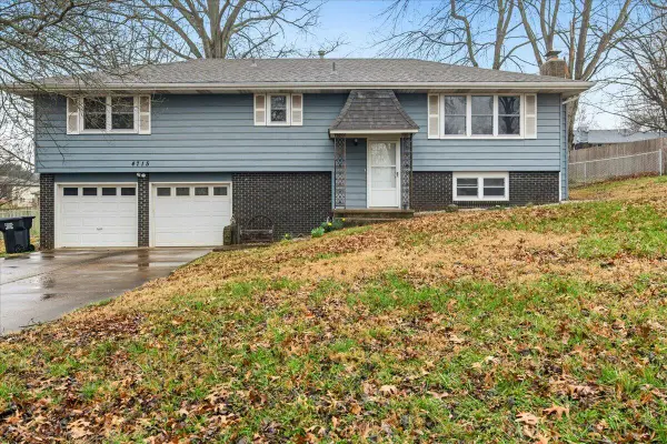 4715 S Wildwood Drive, Springfield, MO 65810
