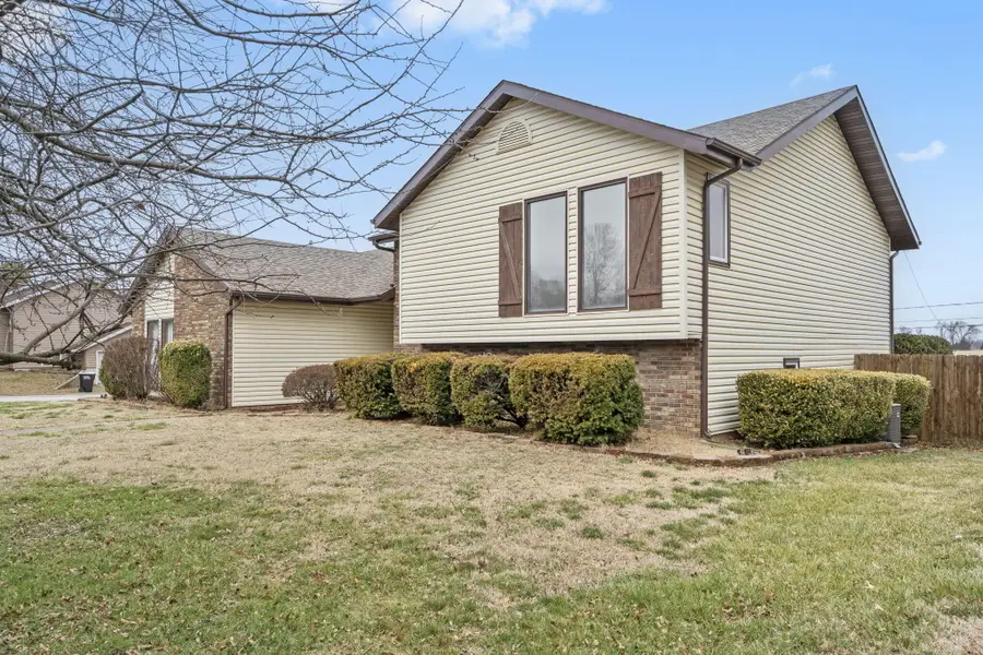 1309 E Knobhill Street, Springfield, MO 65804 - #3