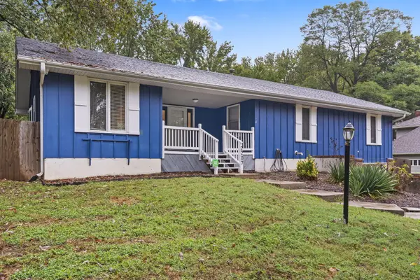 2207 Cardinal Street, Springfield, MO 65804